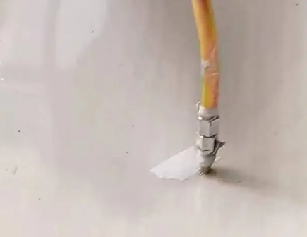 孟州瓷砖空鼓维修公司专业解答在瓷砖铺贴过程中，如果使用的砂料过粗（如全部使用了粗砂），可能会导致以下问题